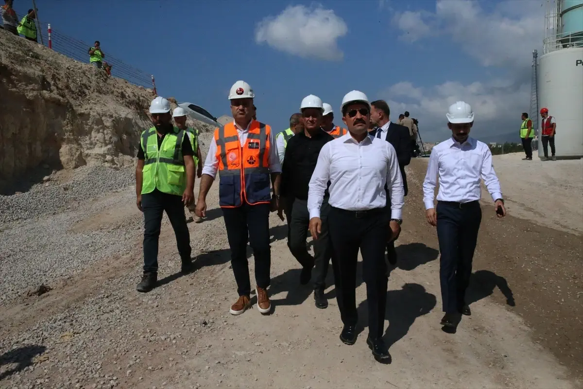 Hatay'da İskenderun-Topboğazı Otoyolu'nda çalışmalar devam ediyor
