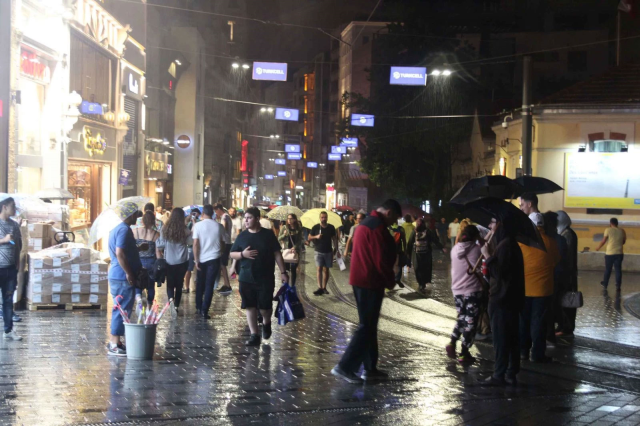 İstanbul ve Çevresinde Yoğun Sağanak Yağış Uyarısı ve Hava Durumu Güncellemesi