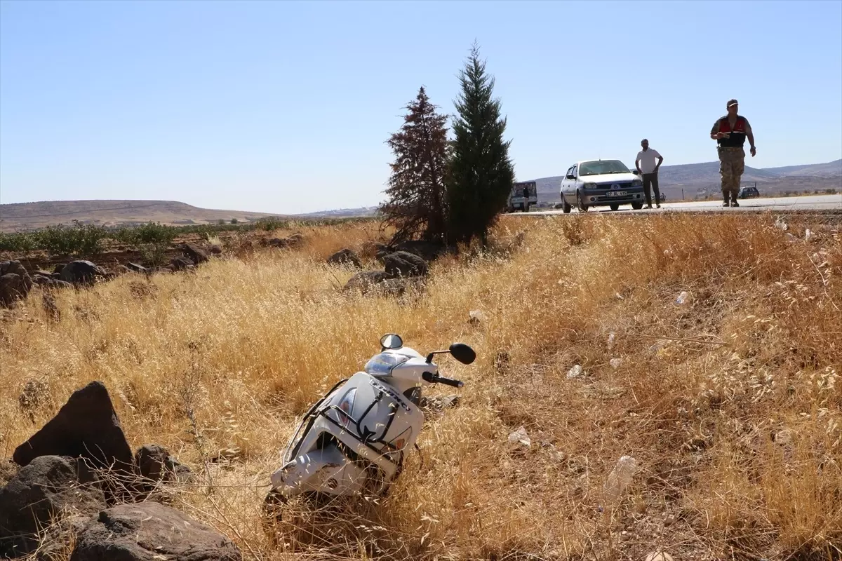 Kilis'te Pikap ve Motosiklet Çarpışması: 2 Kişi Yaralandı