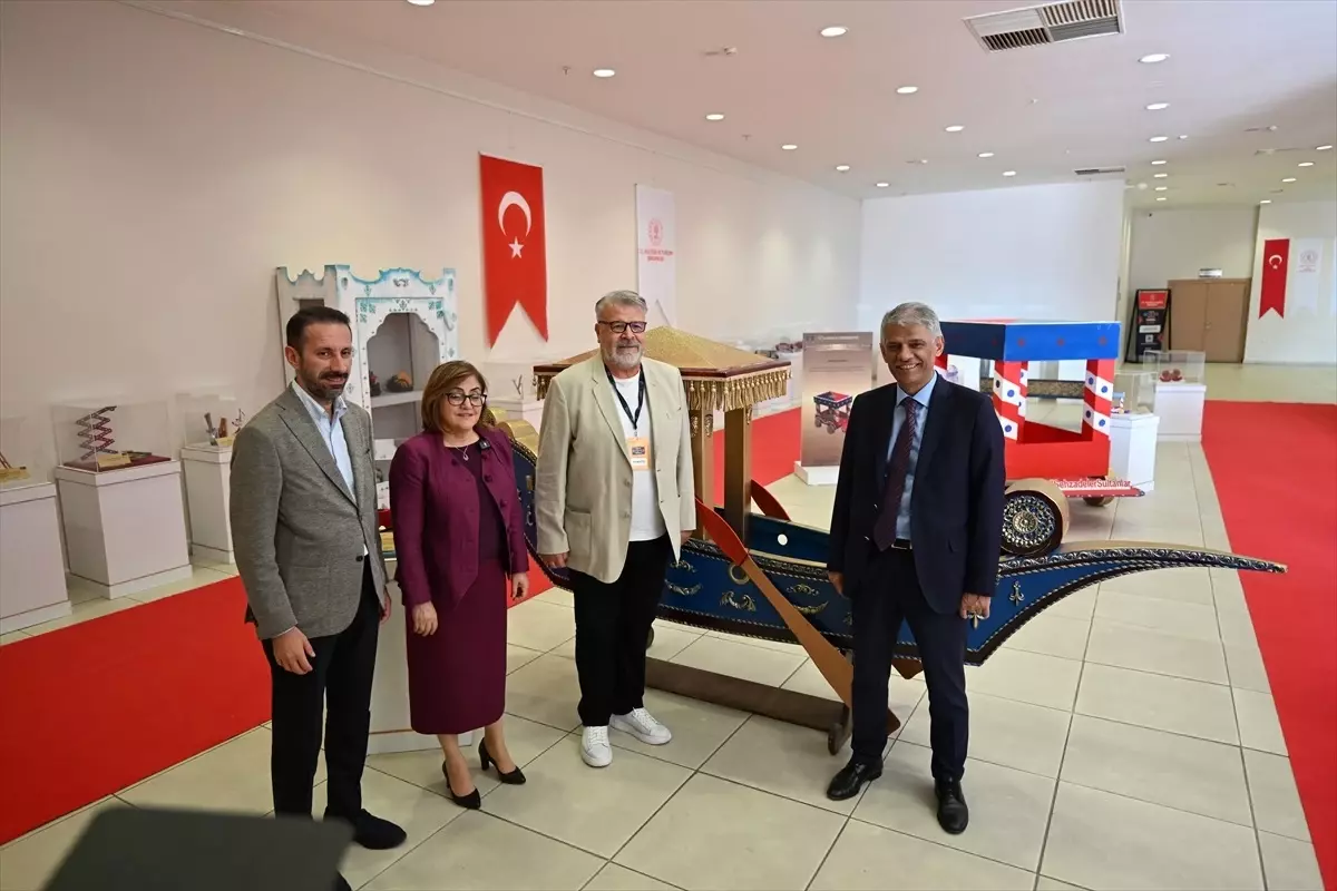 Kültür ve Turizm Bakan Yardımcısı Alpaslan'ın GastroAntep Kültür Yolu Festivali Sergi Ziyareti