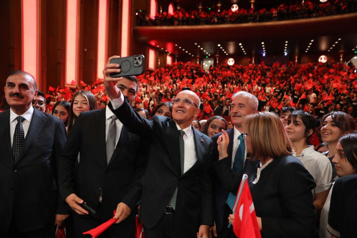 Mehmet Şimşek: Karşımıza çıkacak tehditlere karşı en etkili silah eğitimdir