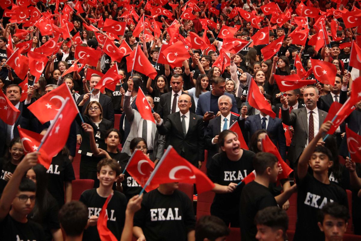 Mehmet Şimşek: Karşımıza çıkacak tehditlere karşı en etkili silah eğitimdir