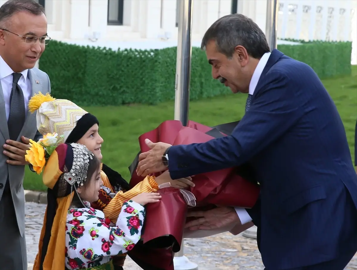 Milli Eğitim Bakanı Yusuf Tekin'den Milli Ve Manevi Değerlere Vurgu