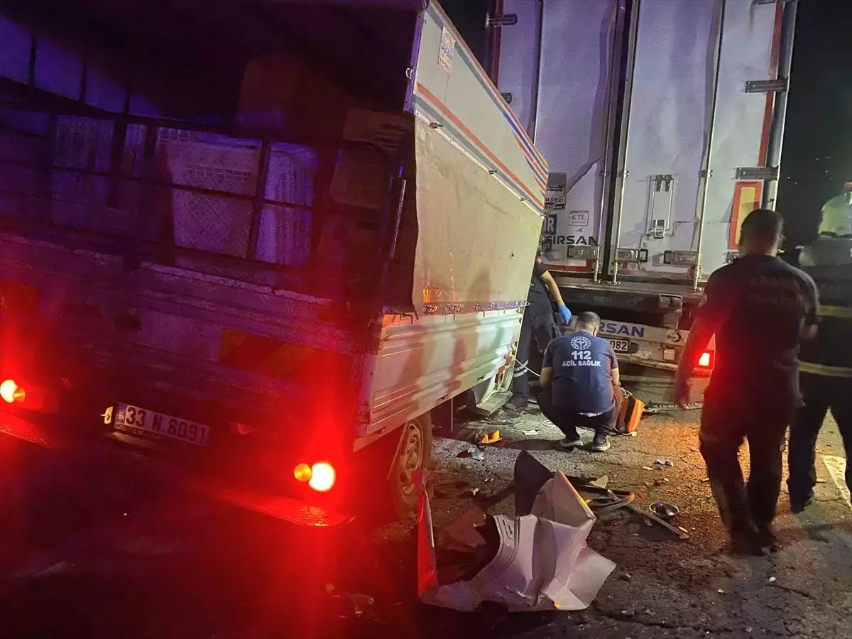 Pozantı'da Feci Kamyonet Kazası: Sürücü Ne Yazık Ki Yaşamını Yitirdi