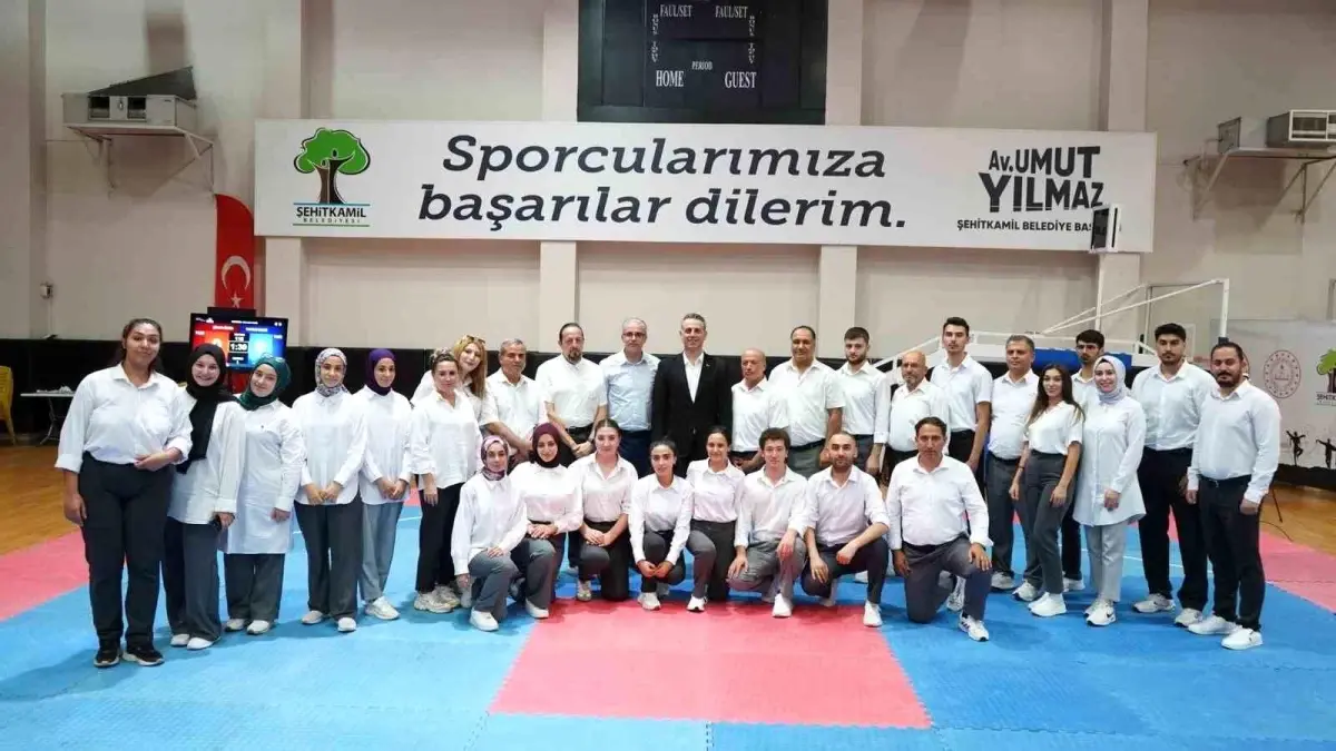 Şehitkamil Ev Sahipliğinde 21 İlden 400 Sporcunun Katılımıyla Ümitler Taekwondo Şampiyonası