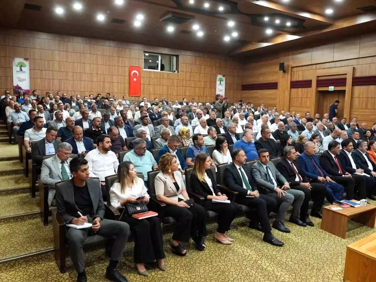 Şehitkamil Muhtarlar Toplantısı: Belediye Başkanı Yılmaz'dan Kapsamlı Bilgilendirme