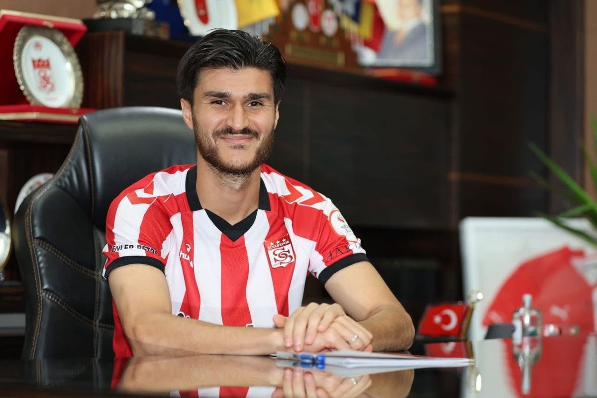 Sivasspor, Yusuf Cihat Çelik ile Orta Sahasını Güçlendirdi