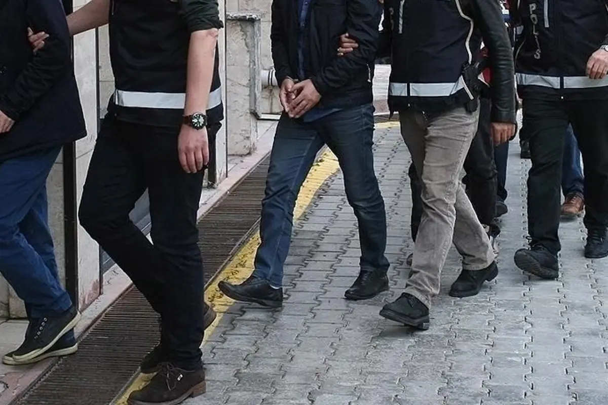 Sosyal Medya Üzerinden Gerçekleşen Büyük Dolandırıcılık Operasyonunda 34 Kişi Yakalandı