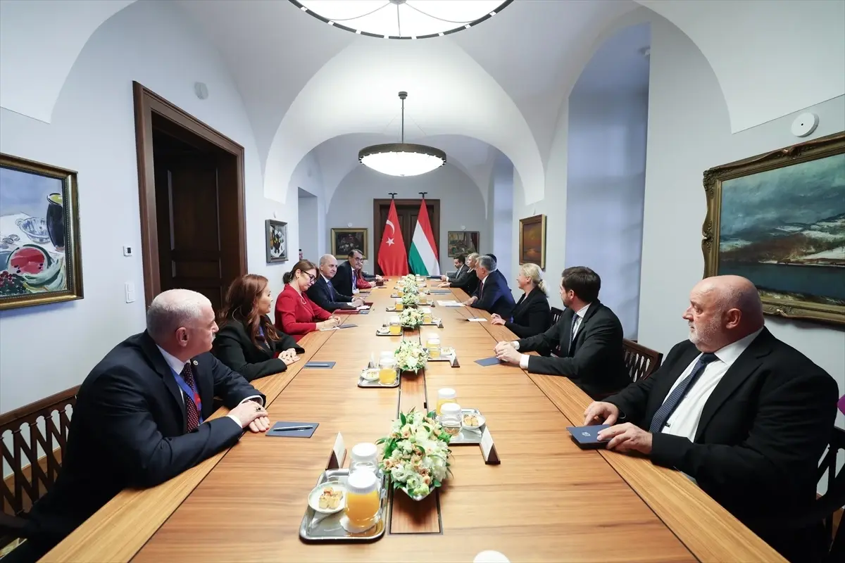 TBMM Başkanı Kurtulmuş, Macaristan Başbakanı Orban ile görüştü