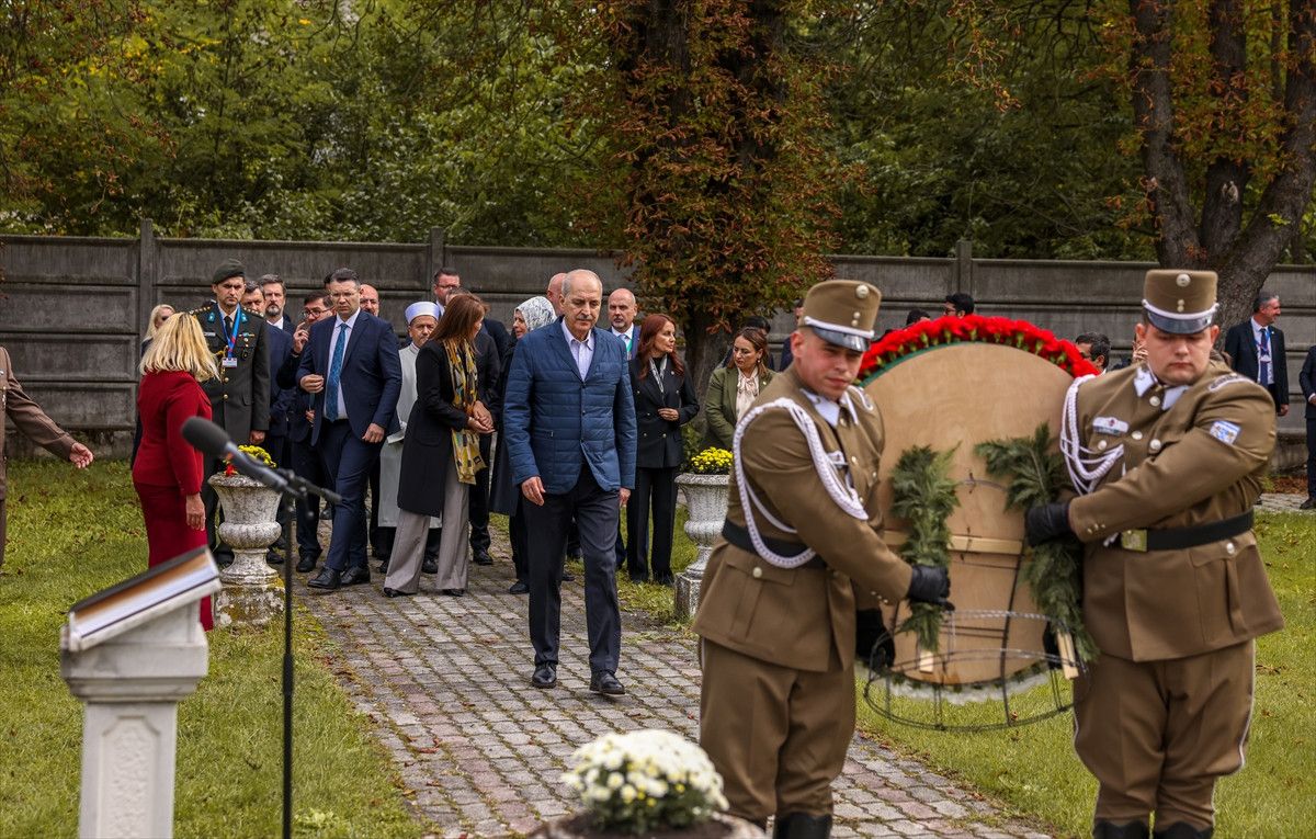 Numan Kurtulmuş'tan, Galiçya Türk Şehitliği'ne ziyaret