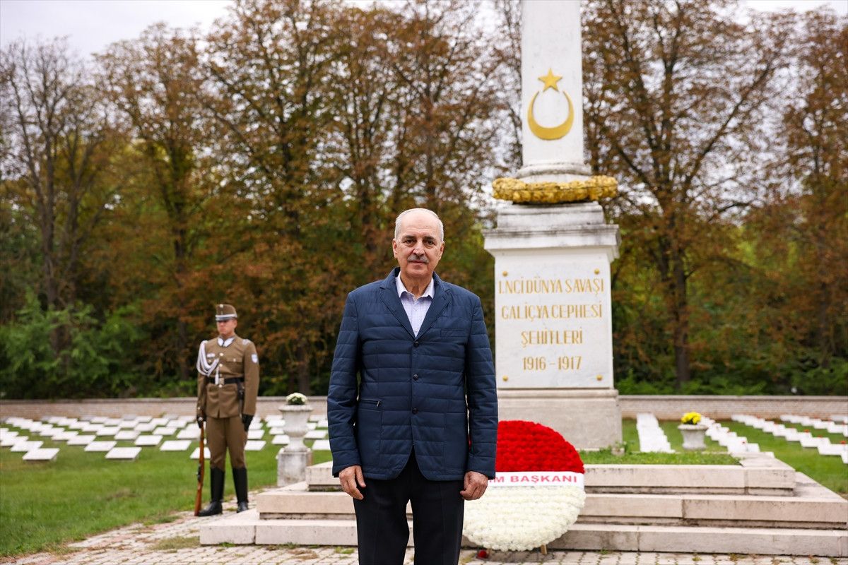 Numan Kurtulmuş'tan, Galiçya Türk Şehitliği'ne ziyaret