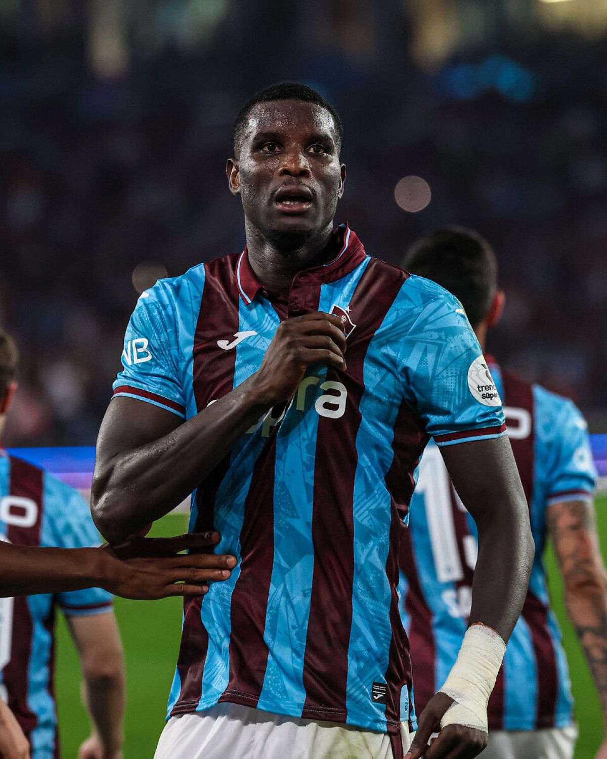 Trabzonspor'un Yıldızı Paul Onuachu: 2023-2024 Sezonunda Parlayan Golcü