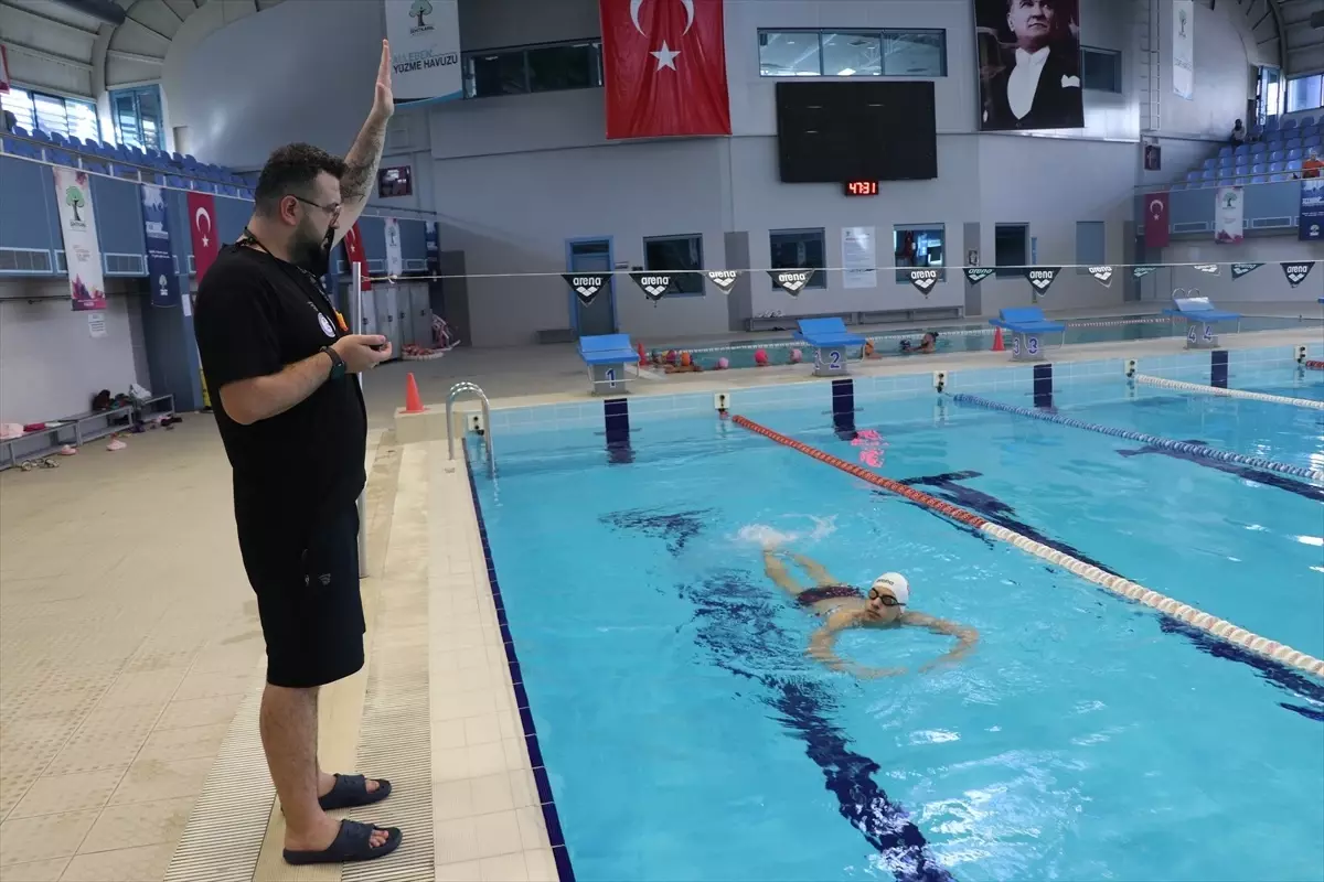 İşitme engelli milli yüzücü olimpiyatlarda ses getirmek istiyor