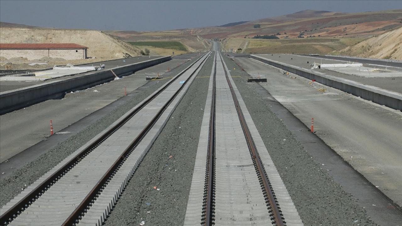 Ulaştırmada 2026-2028 Dönemi: Demir Yolu, Lojistik ve Kent İçi Ulaşıma Öncelik