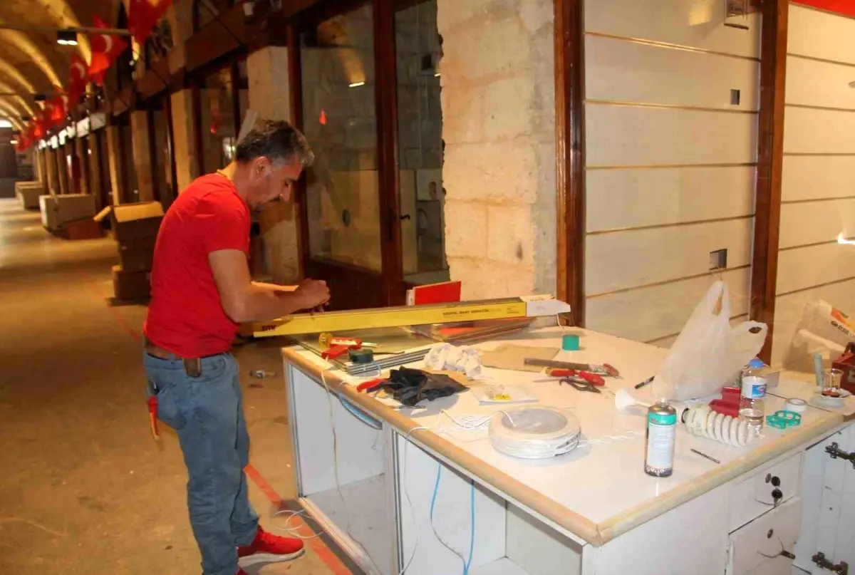 Zincirli Bedesten Yeniden Hayat Buluyor: 3 Yıl Sonra Kapılarını Açtı