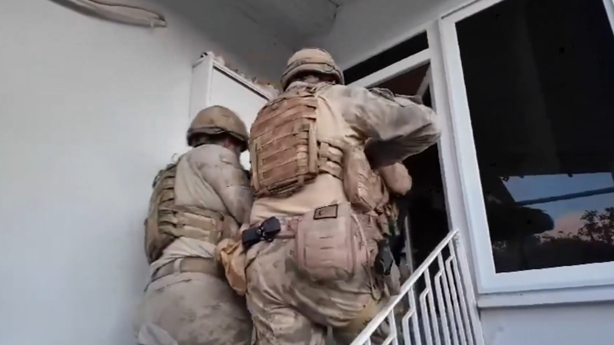 30 İlde Düzenlenen FETÖ Operasyonlarında 91 Şüpheli Yakalandı