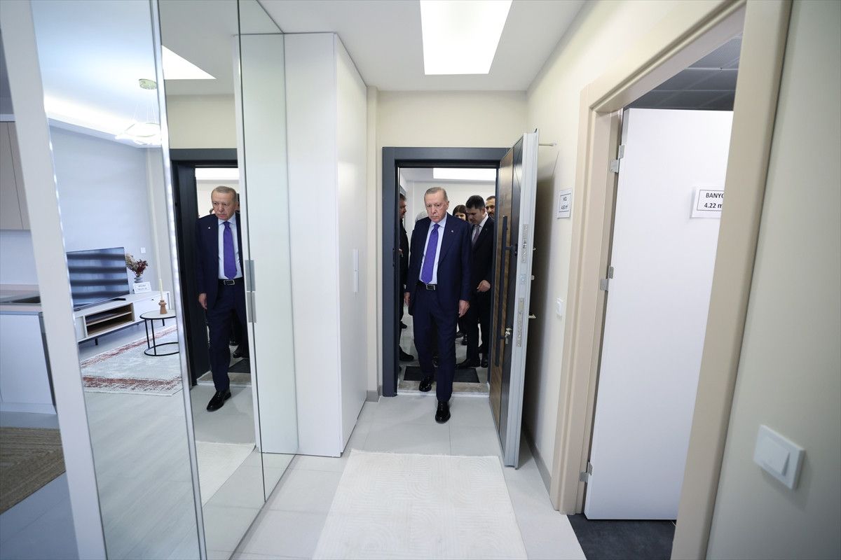 Cumhurbaşkanı Erdoğan Yüzyılın Konut Projesi'nin Örnek Dairelerini İnceledi