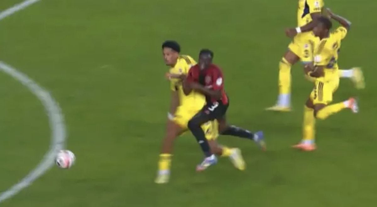 Eski hakemler, Gaziantep FK - Fenerbahçe maçının tartışmalı pozisyonlarını değerlendirdi