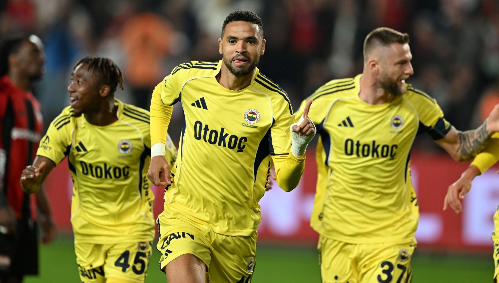 Fenerbahçe Derbi Öncesi Gaziantep FK Karşısında Farklı Galip Geldi