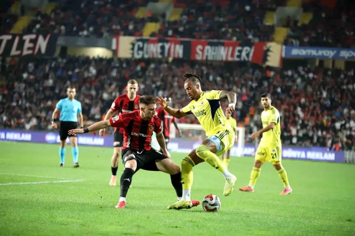Fenerbahçe, Gaziantep FK Karşısında 4-0'lık Etkileyici Zaferini İlan Etti