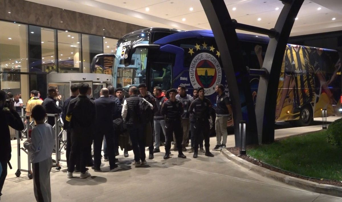 Fenerbahçe Kafilesi Gaziantep Yolunda: Süper Lig 10. Haftası Hazırlıkları