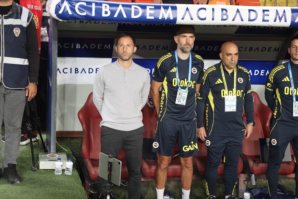 Fenerbahçe teknik direktörü Tedesco, maç sonu futbolcularla yaptığı konuşmayı anlattı: Hepsine tek tek söyledim
