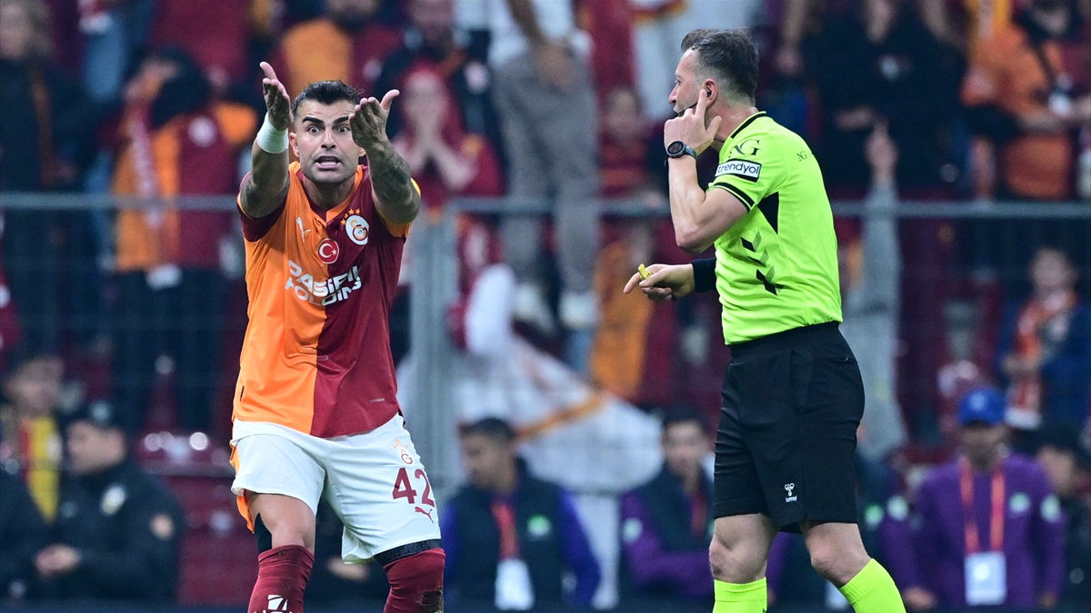 Galatasaray'dan maç sonu tepki: Kol kola kardeşler