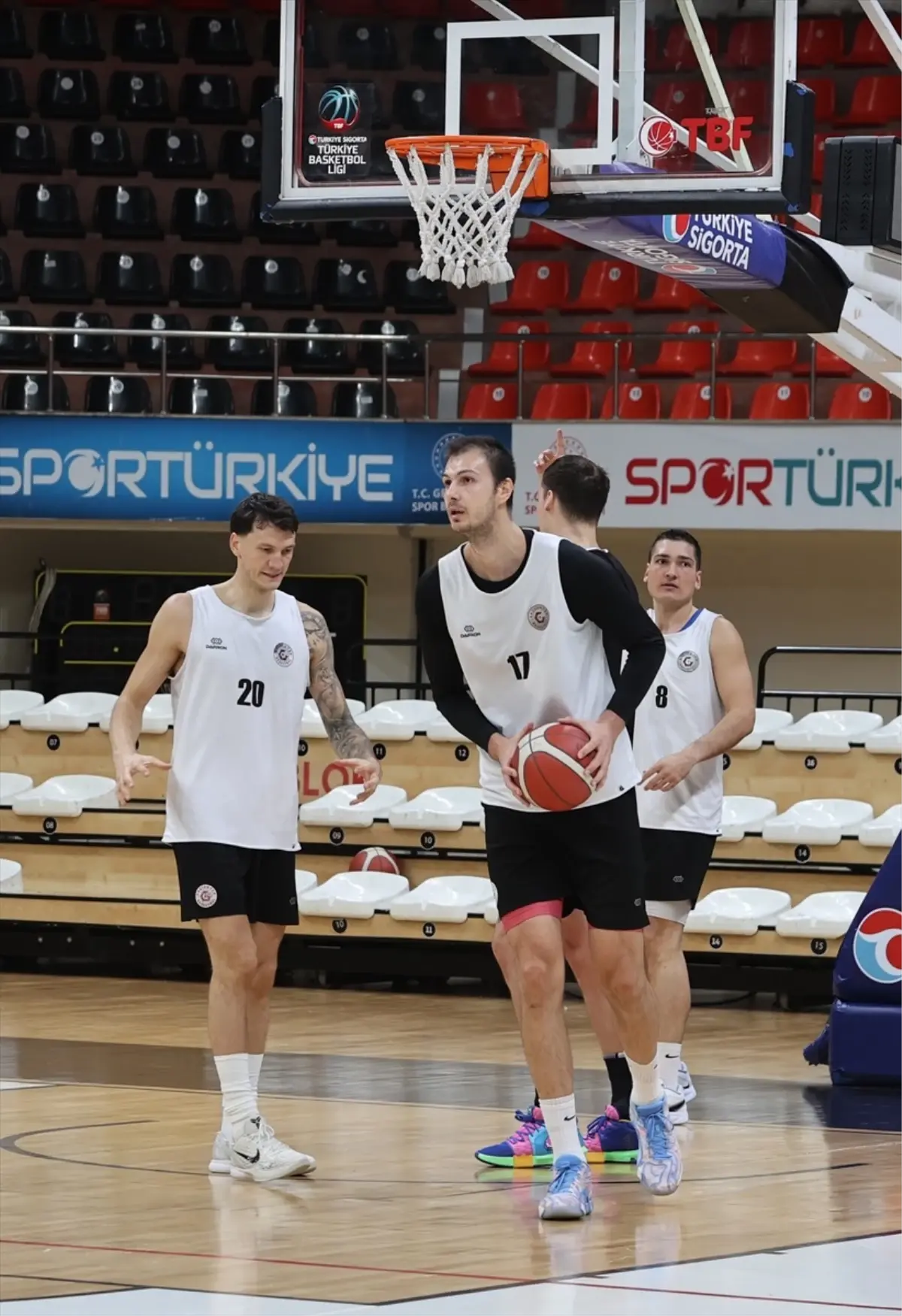 Gaziantep Basketbol Zirveye Oynuyor