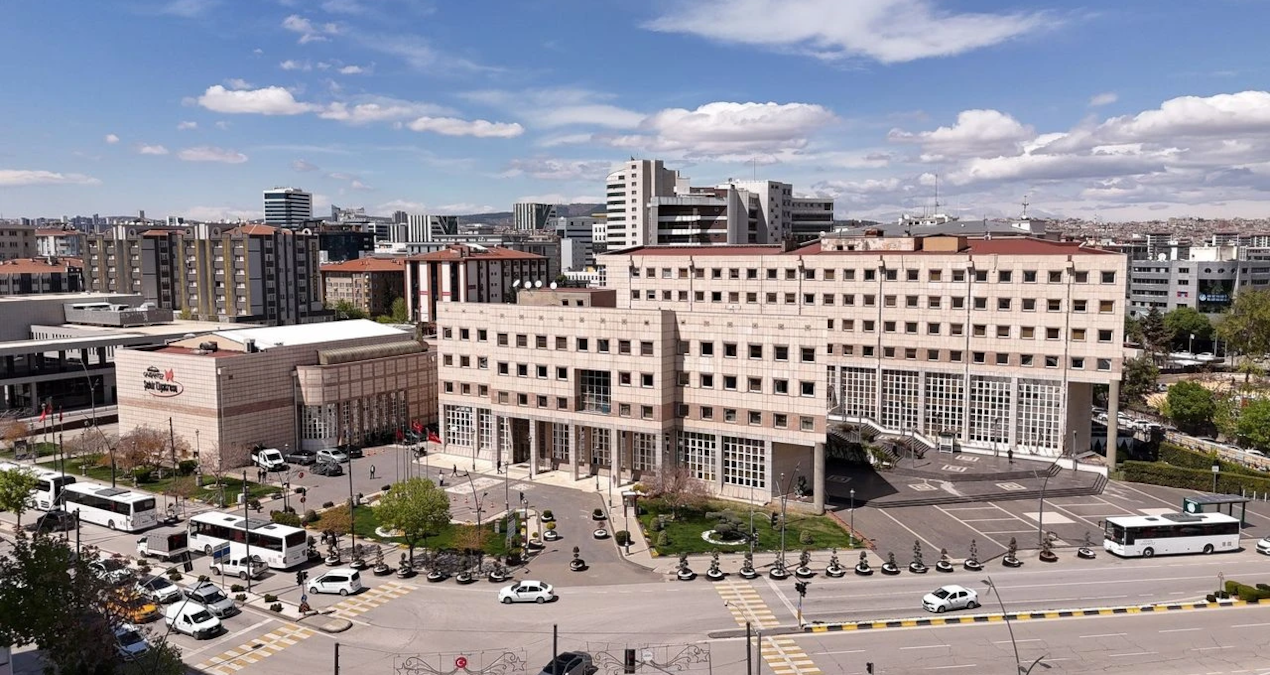 Gaziantep Büyükşehir Belediyesi'nin 1 Milyonluk Gömlek ve Cüzdan Alımı Tartışmalara Neden Oldu