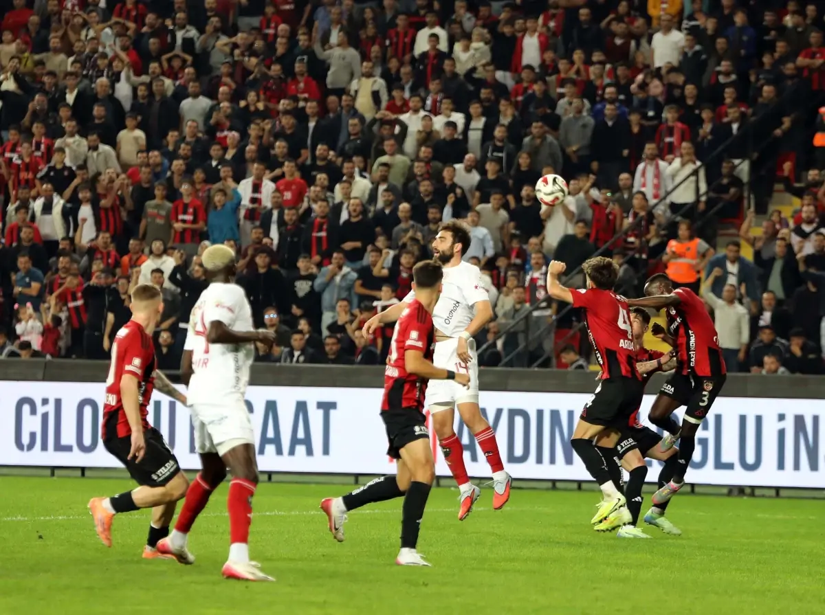 Gaziantep FK, Antalyaspor'u 3-2 yendi