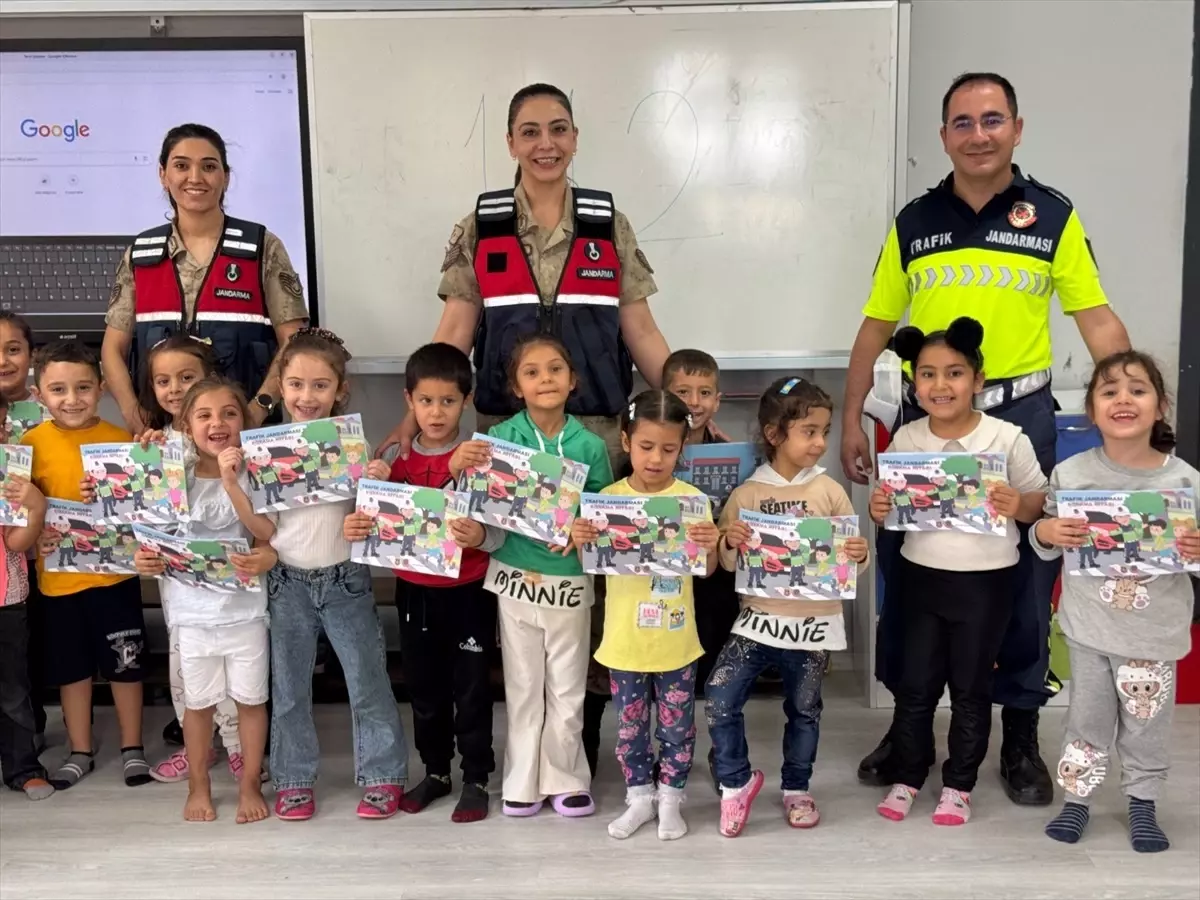 Gaziantep Nizip ve Karkamış'ta Öğrencilere Trafik Kuralları Eğitimi