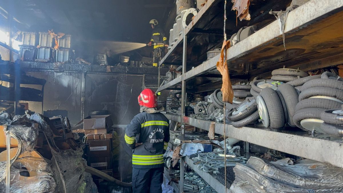 Gaziantep Sanayi Sitesinde Büyük Yangın Kontrol Altında