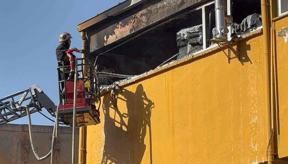 Gaziantep Toptancılar Sitesinde Depo Yangını Paniği