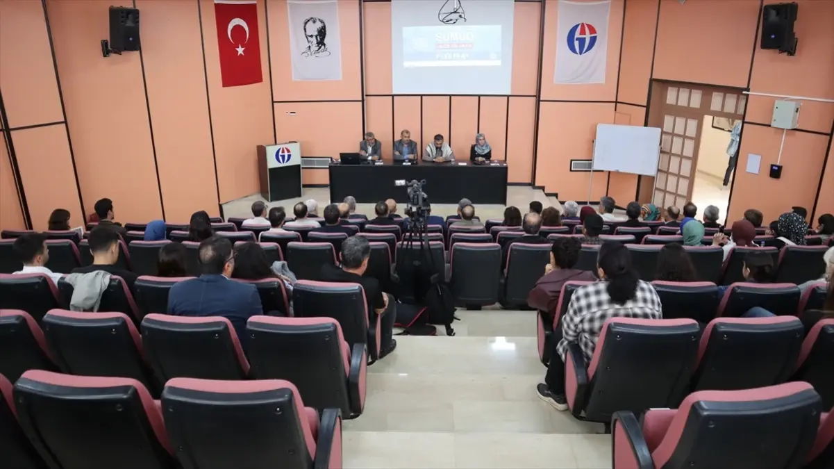 Gaziantep Üniversitesi'nde Sumud ve Gazze Ablukası Paneli Gerçekleştirildi