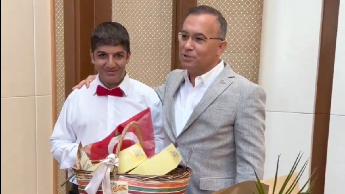 Gaziantep Valisi, Cumhuriyet Bayramı'nda özel gereksinimli gençleri ağırladı