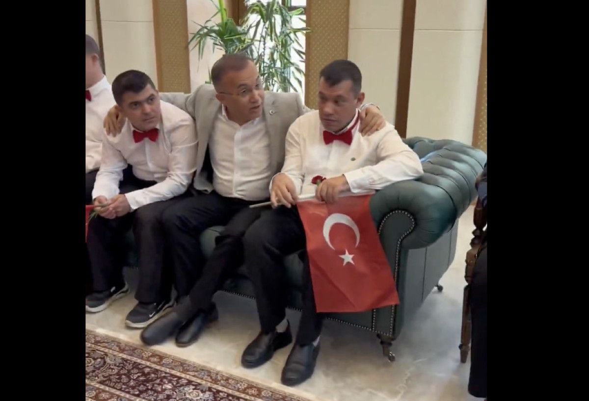 Gaziantep Valisi, Cumhuriyet Bayramı'nda özel gereksinimli gençleri ağırladı