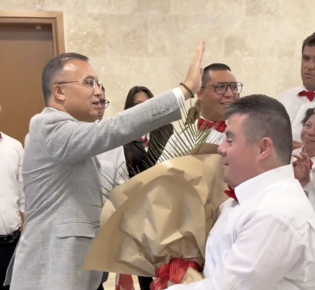 Gaziantep Valisi, Cumhuriyet Bayramı'nda özel gereksinimli gençleri ağırladı