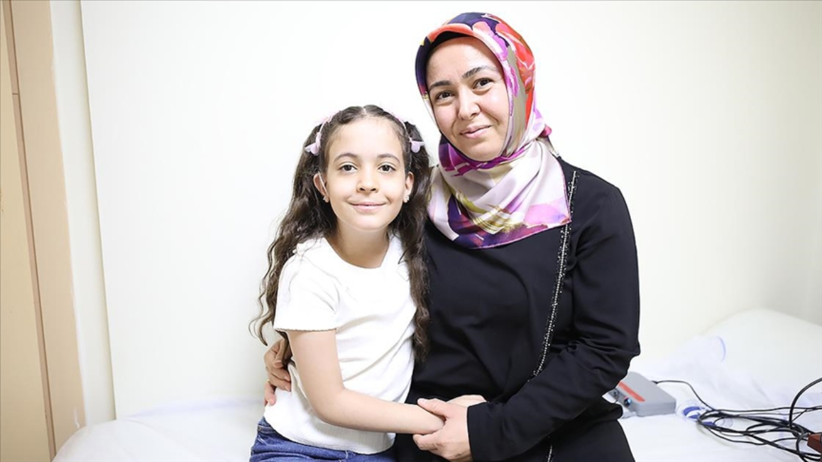 Gaziantepli Anne ve Kızı Koklear İmplant İle Seslere Kavuştu