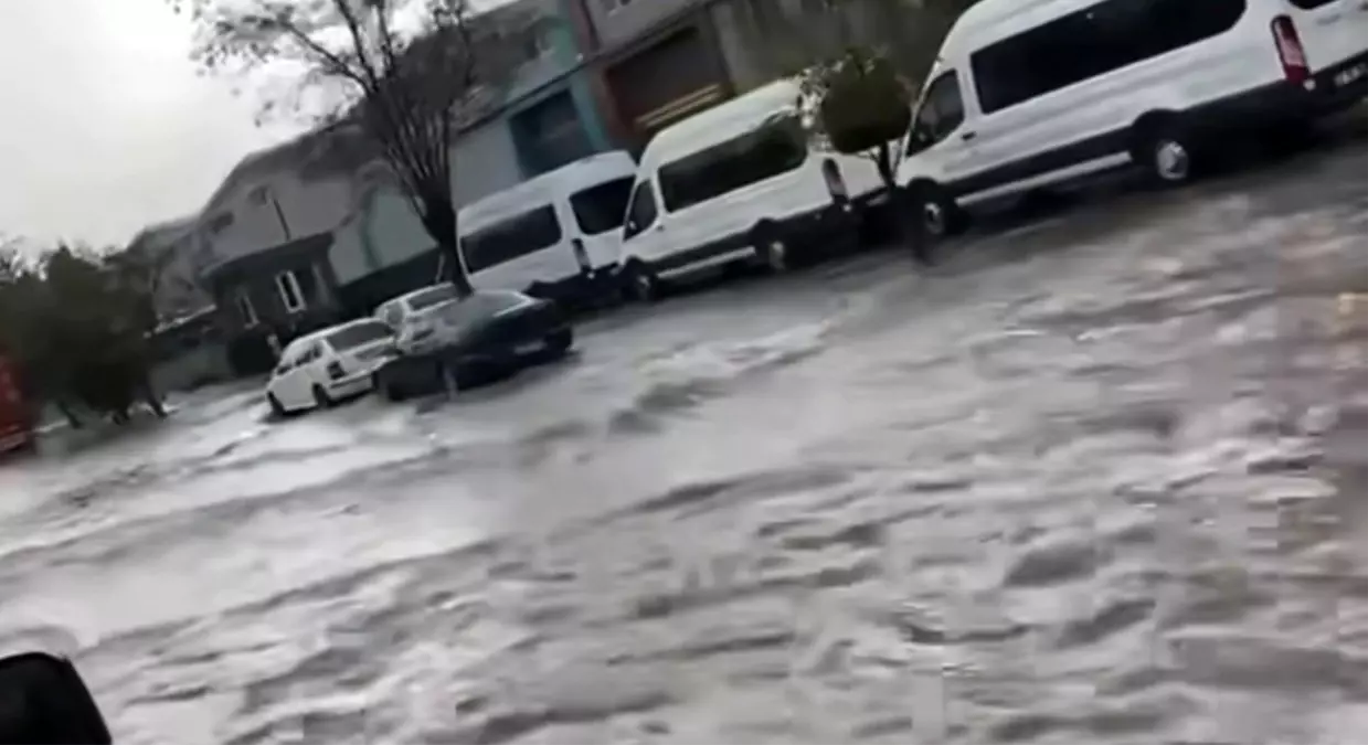 Gaziantep'te Akşam Sağanak Yağışları Hayatı Olumsuz Etkiliyor