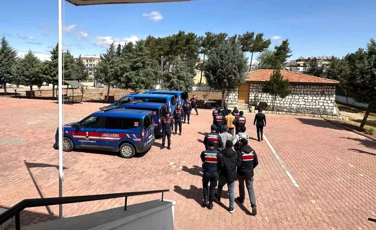 Gaziantep'te Kanlı Arazi Anlaşmazlığı: 3 Ölü, 10 Zanlı Yakalandı ve 9 Tutuklandı
