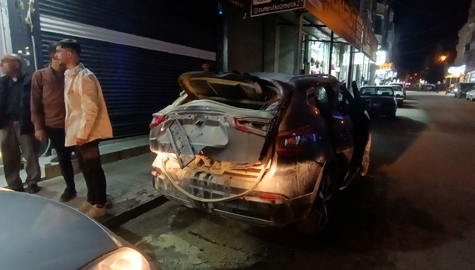 Gaziantep'te Park Halindeki Otomobilde Gaz Sıkışması Nedeniyle Patlama: 1 Kişi Yaralandı