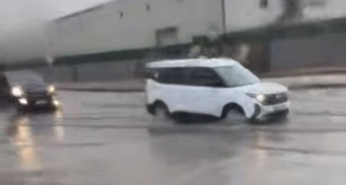 Gaziantep’te Şiddetli Sağanak Yağış Cadde ve Sokakları Göle Çevirdi