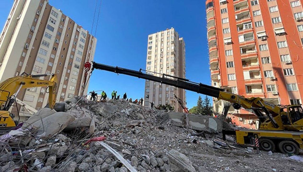 Depremde 51 kişinin öldüğü apartmana ilişkin dava yeniden görülecek