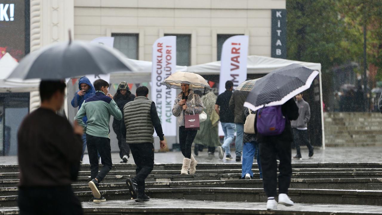 İstanbul İçin Kritik Sarı Uyarı! Meteoroloji ve Valilikten Kuvvetli Yağış Alarmı