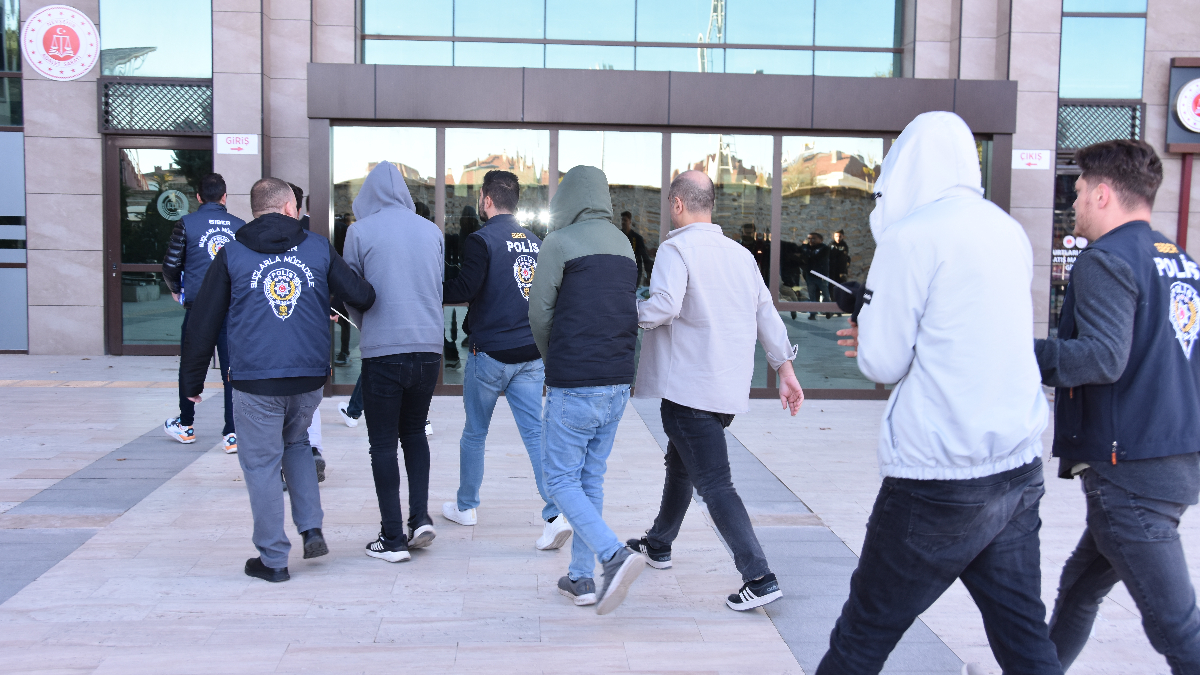 Nevşehir Polisi 19 İlde Kripto Dolandırıcılığı Operasyonunda 39 Kişiyi Gözaltına Aldı