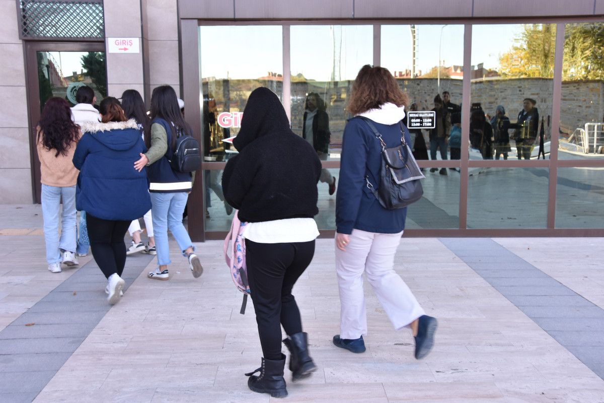 Nevşehir Polisi 19 İlde Kripto Dolandırıcılığı Operasyonunda 39 Kişiyi Gözaltına Aldı