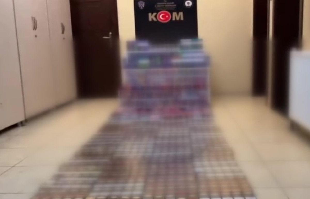 Osmaniye'de yolcu otobüsünde gizli bölmeden kaçak sigara çıktı