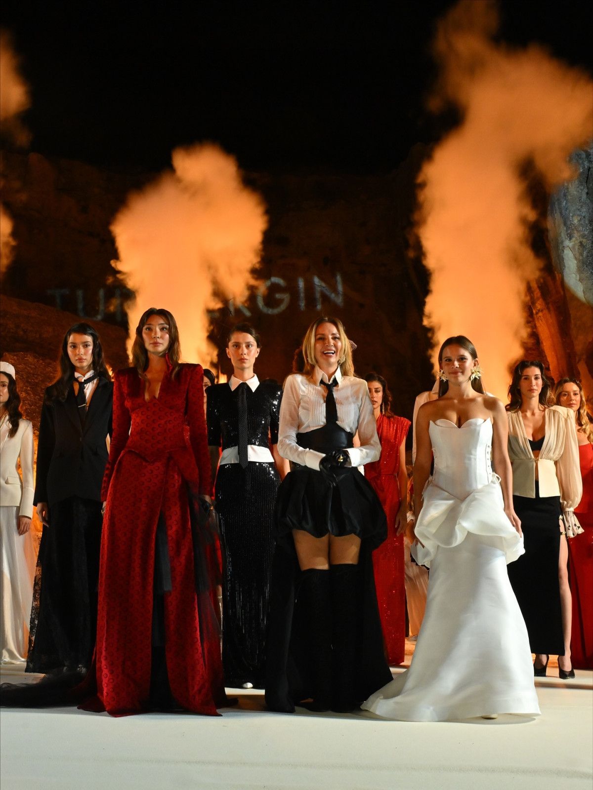 Pınar Altuğ'un Kızı Su mankenlik yaptı! Görenler beğeni yağdırdı