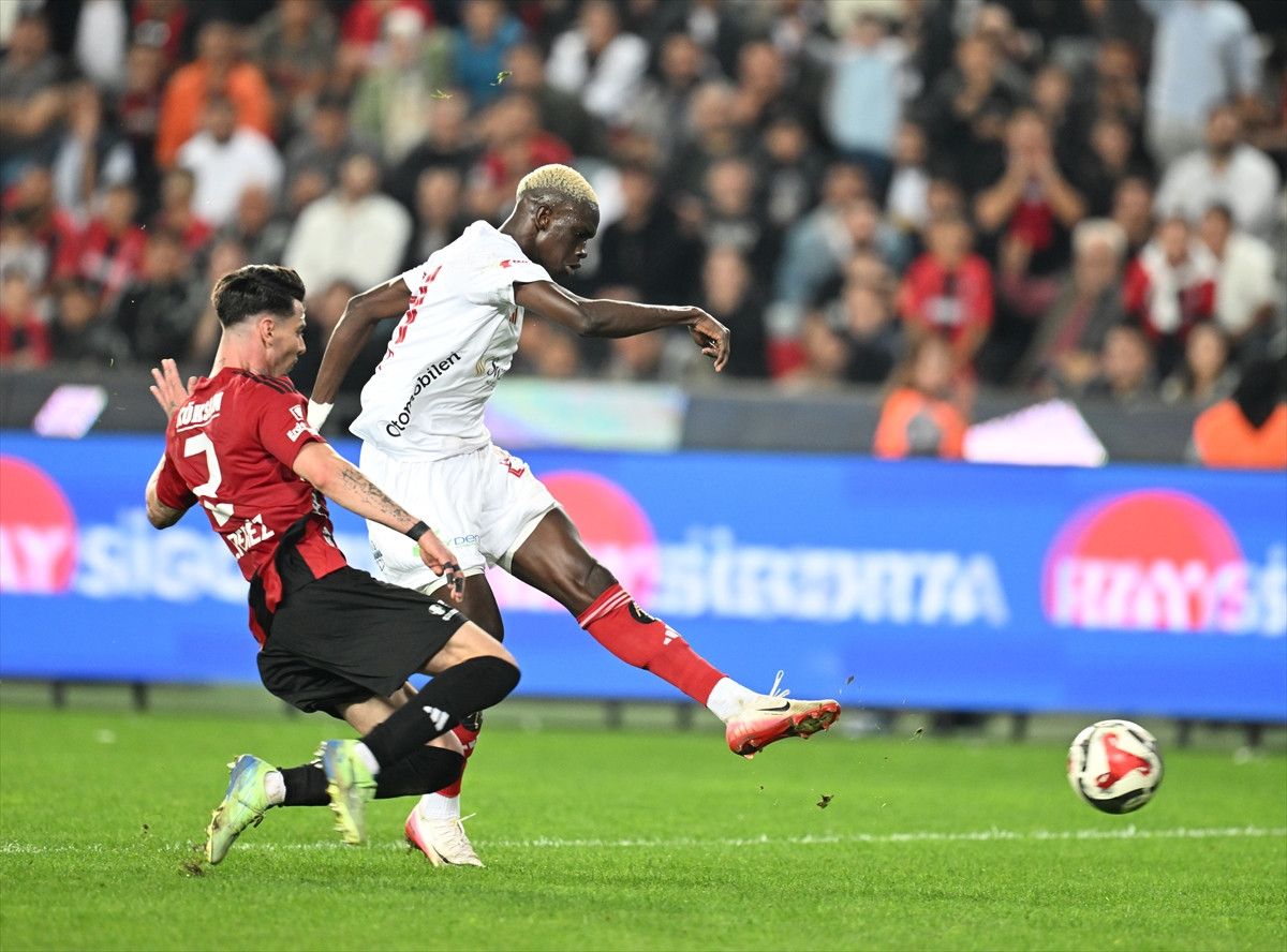 Rıza Perçin'den genç futbolcuları Gueye'ye övgü