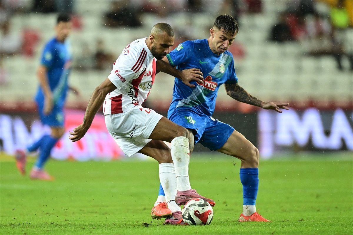 Rizespor, Antalyaspor Karşısında 7 Gollü Çekişmede 5-2 Zafer Kazandı